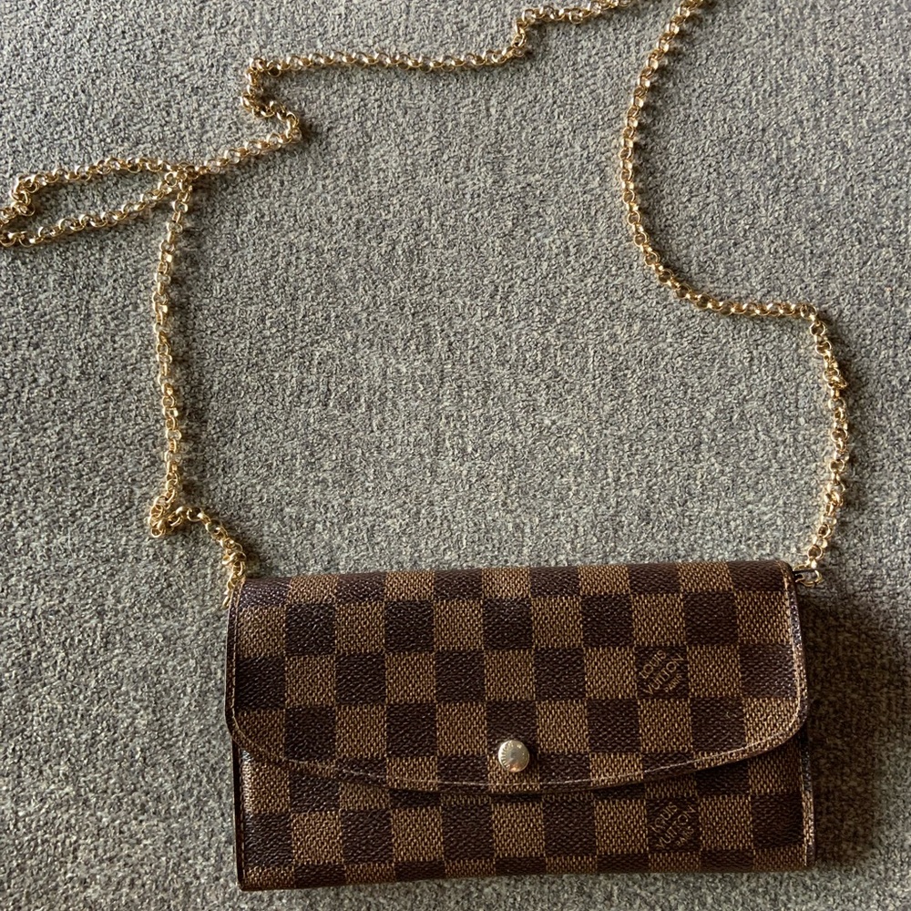 Louis Vuitton Damier Ebene Emile Wallet on Chain